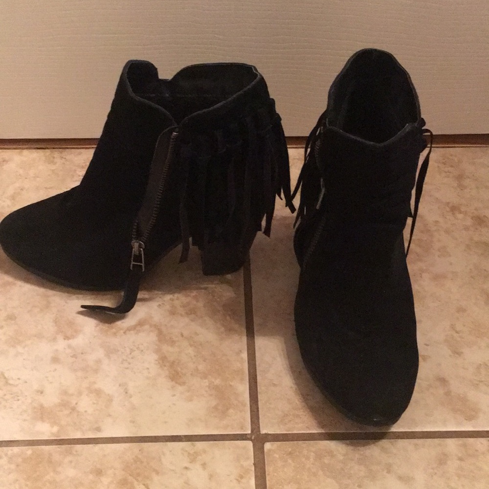 Fringed ankle boots